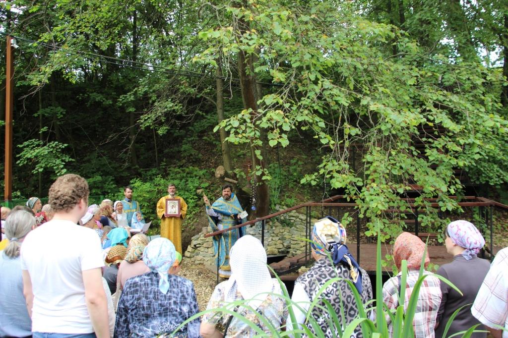 Престольный праздник Казанского храма д. Грайвороны
