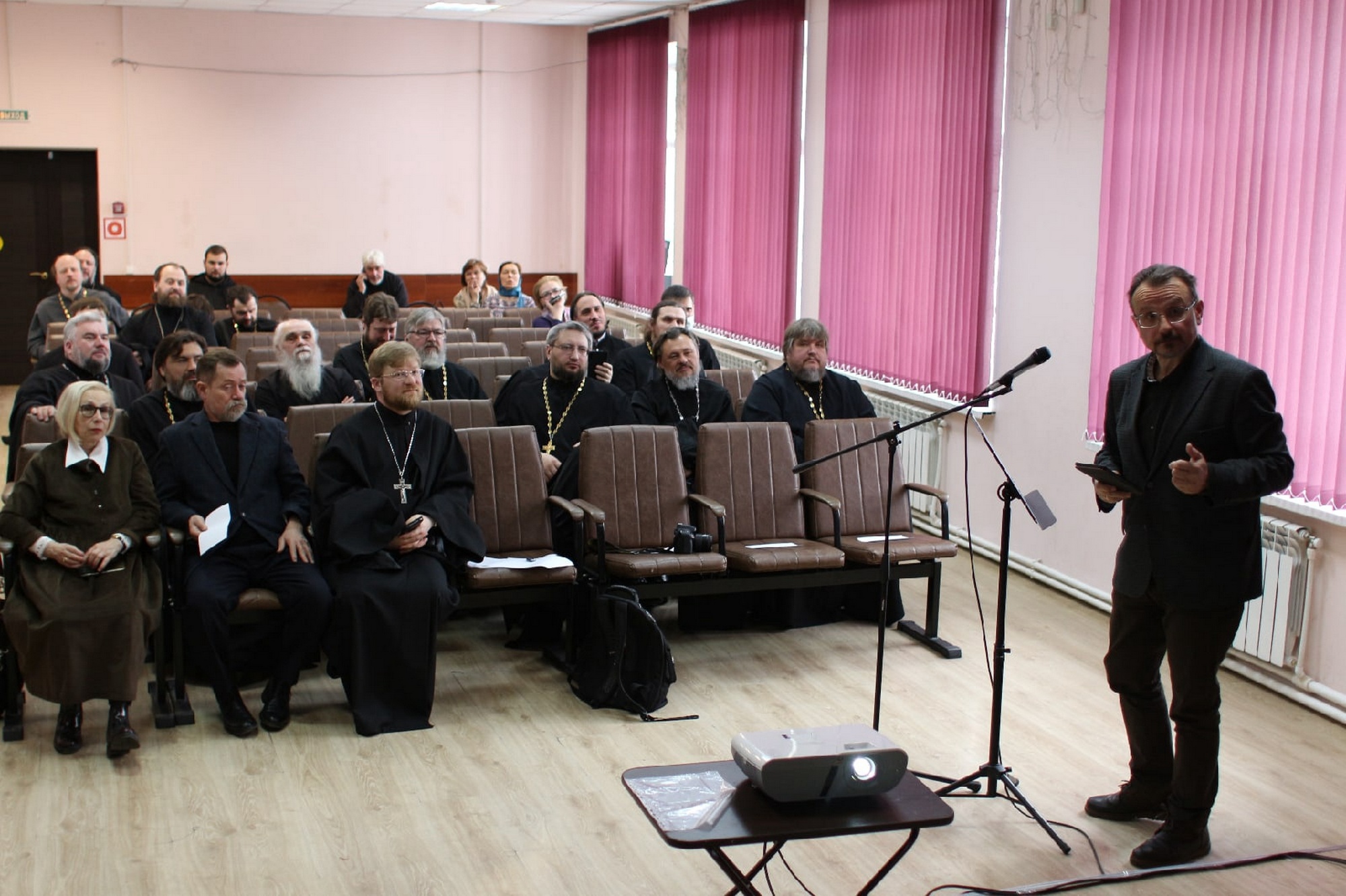 Семинар Отдела по взаимодействию с Вооруженными силами правоохранительными органами и казачеством Коломенской епархии, посвященный "100-летию памяти новомучеников и исповедников Церкви Русской при изъятии церковных ценностей"