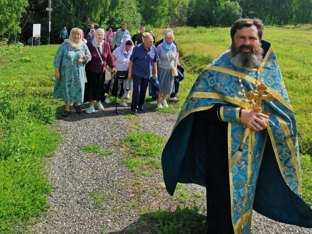Престольный Праздник в Казанском храме деревни Грайвороны