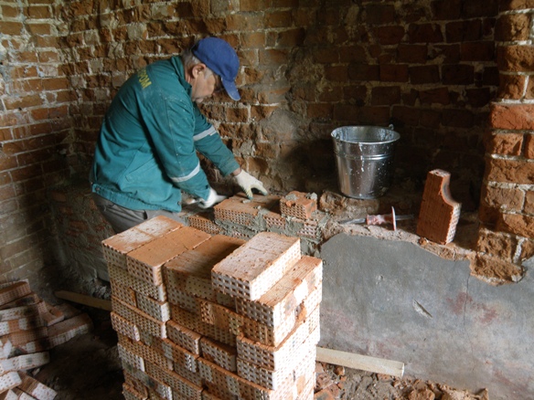 Начало строительных работ по восстановлению трапезной части храма