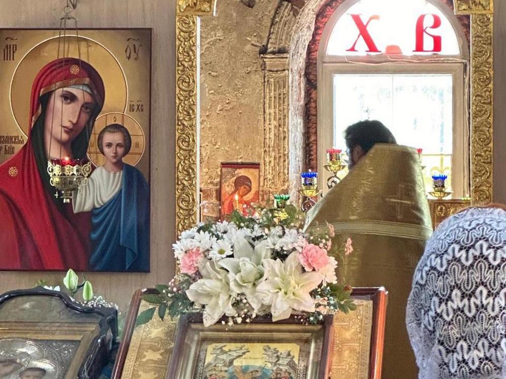 Престольный Праздник в Казанском храме деревни Грайвороны