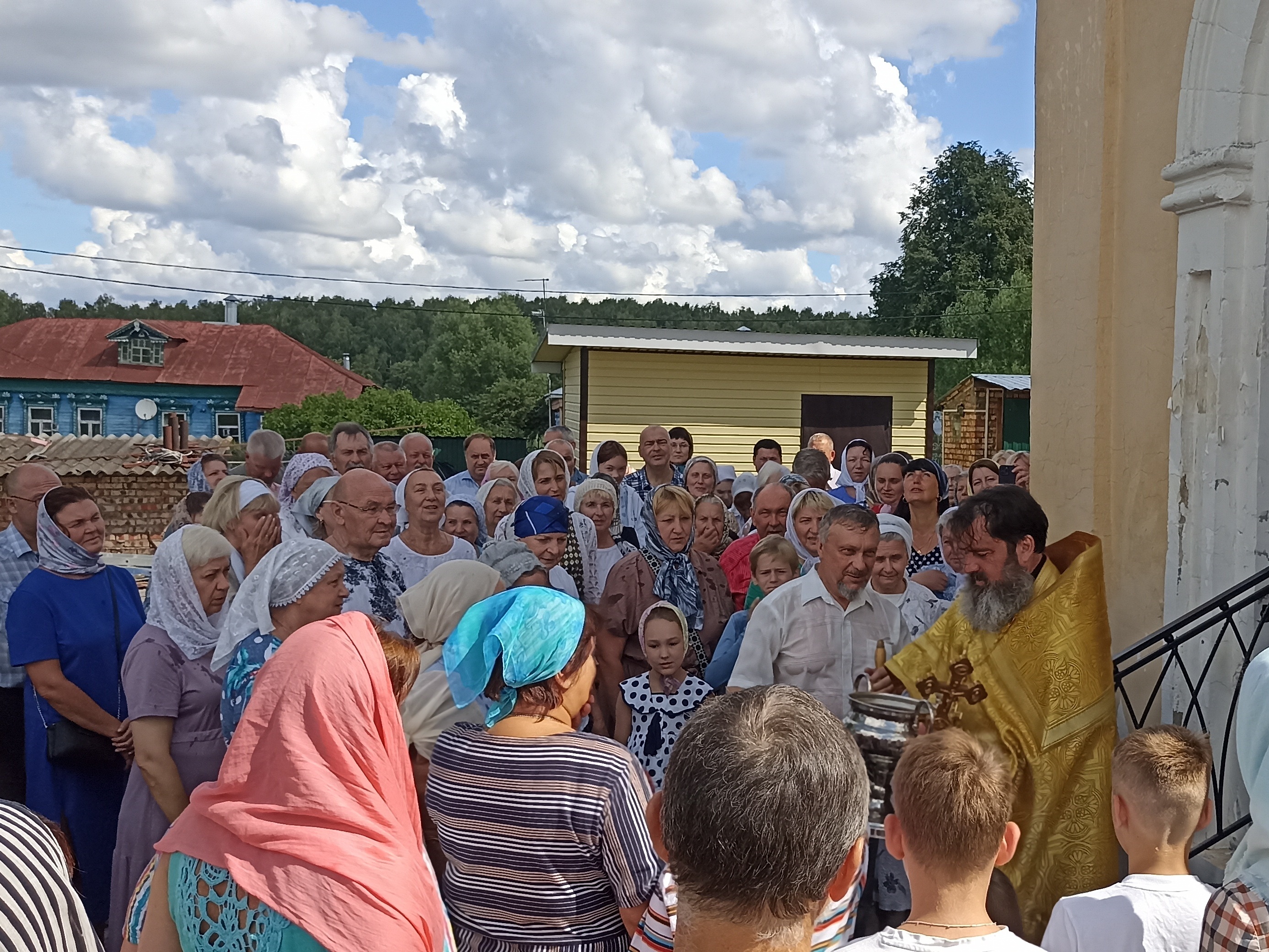 Престольный Праздник в Казанском храме деревни Грайвороны