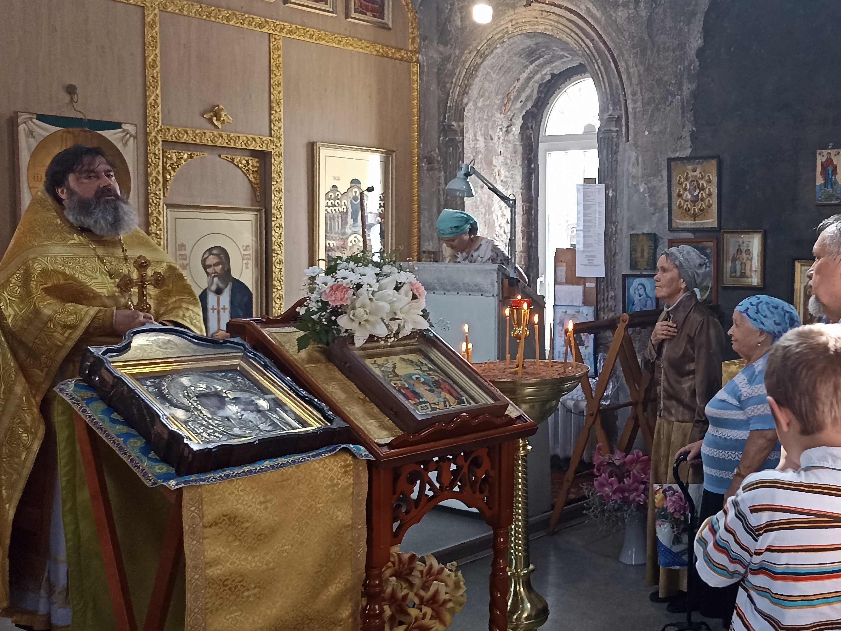 Престольный Праздник в Казанском храме деревни Грайвороны