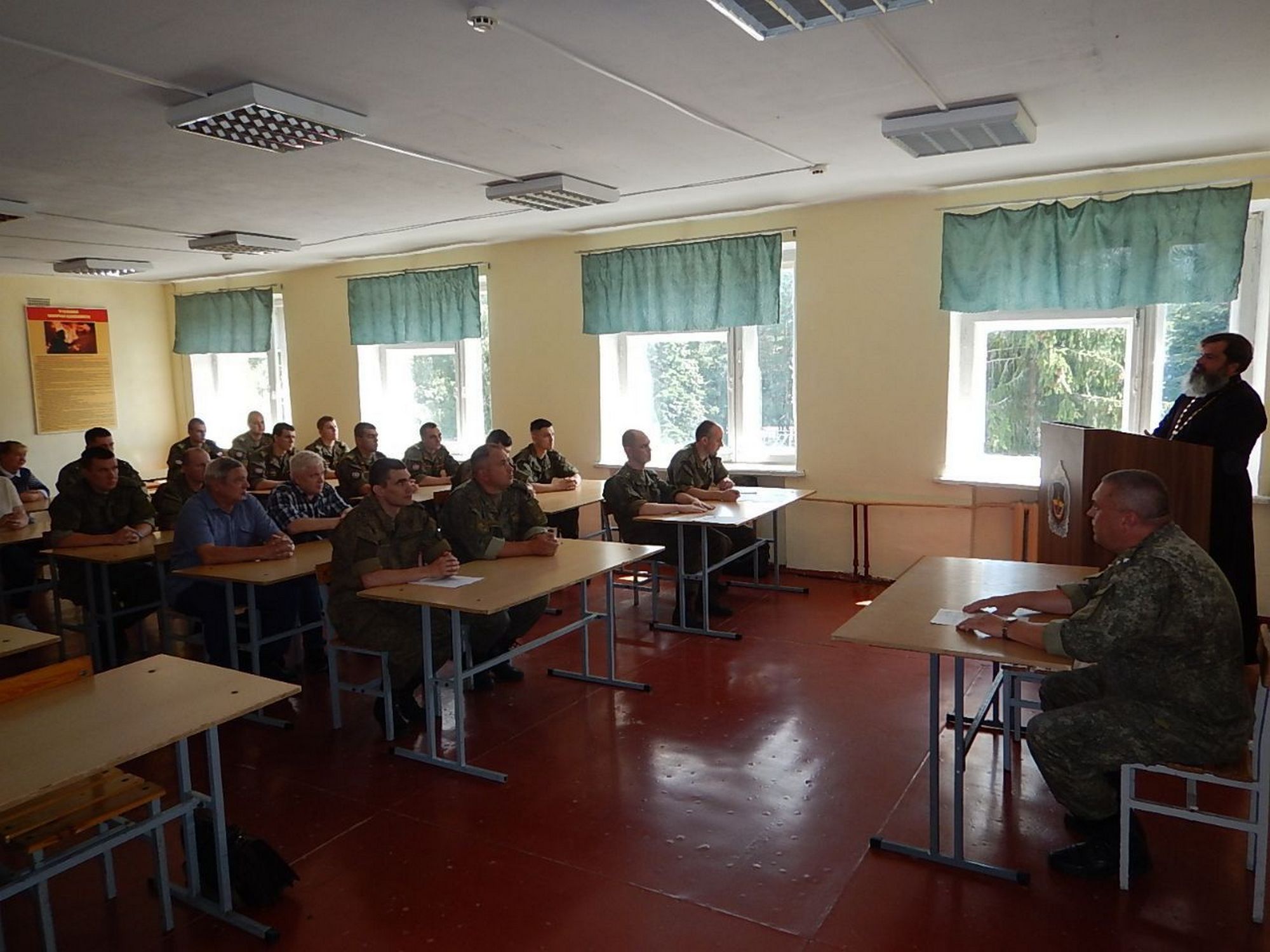 Беседа в войсковой части.