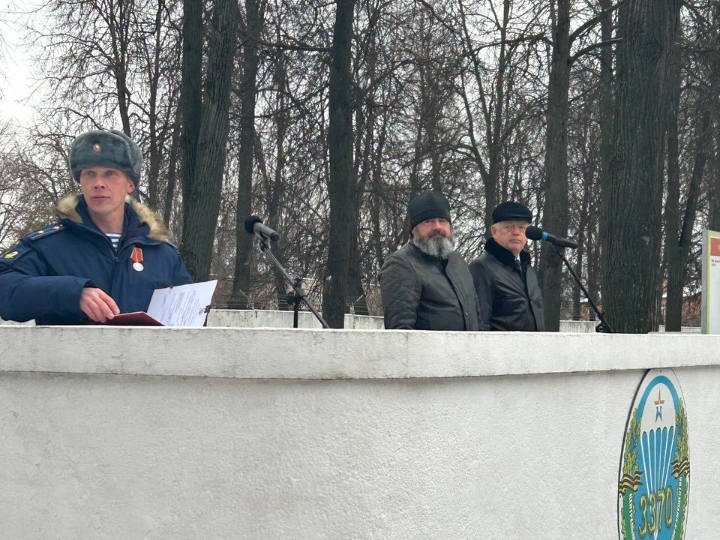 Награждение военнослужащих.