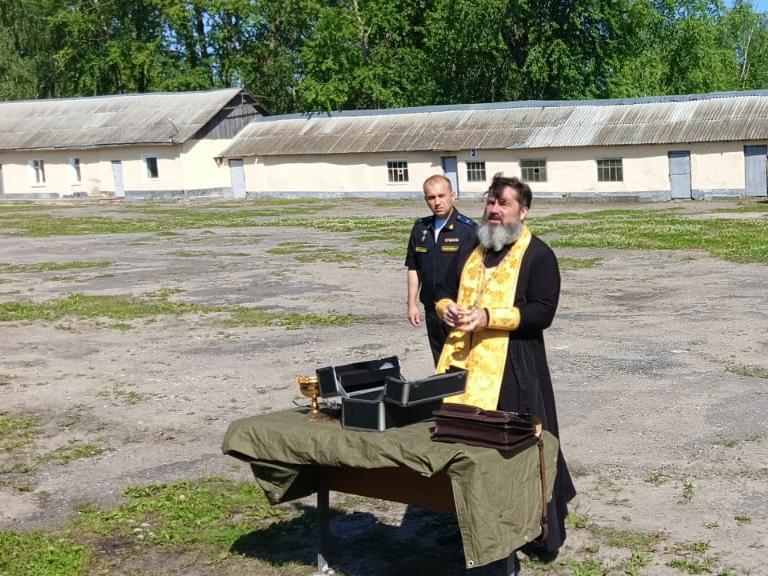 Освещение техники и беседа в войсковой части.