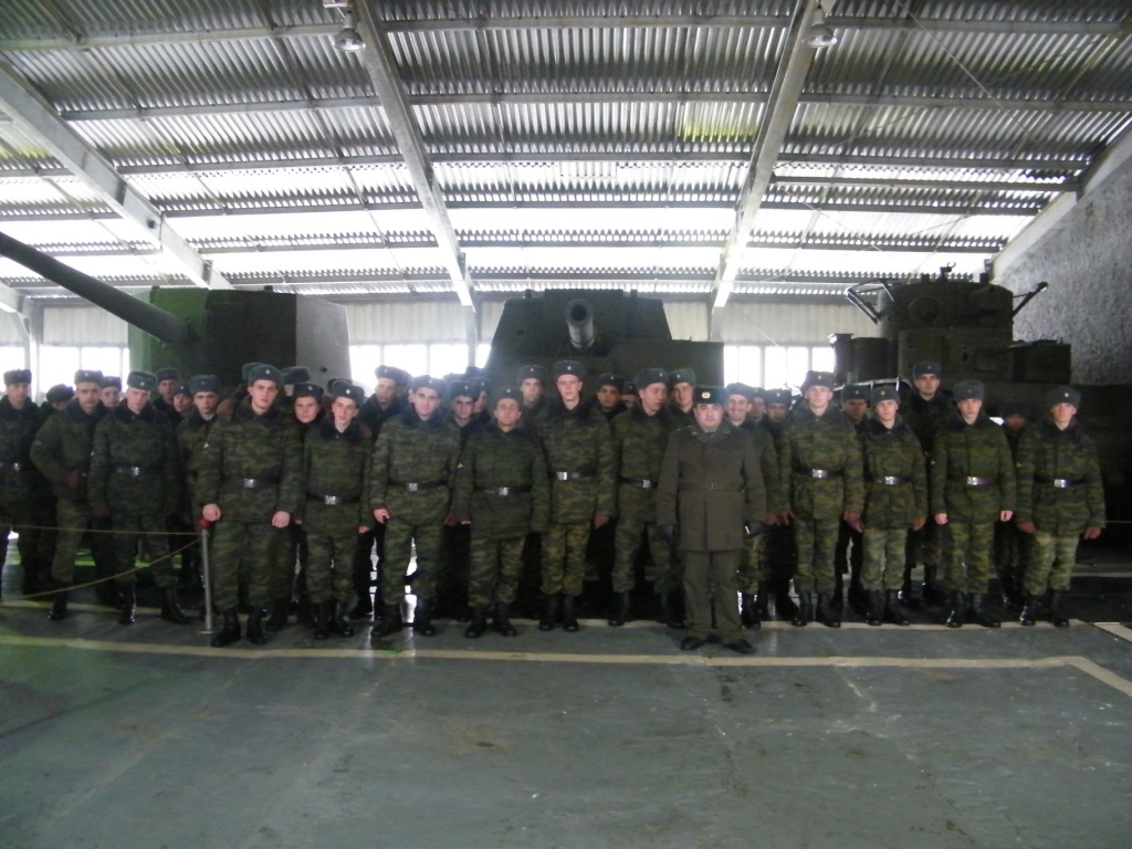 Поездка военнослужащих в Музей БТ вооружения и техники