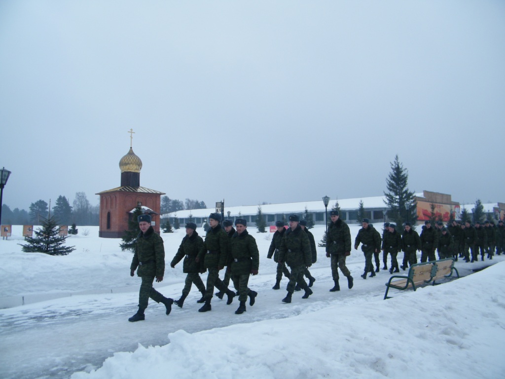 Поездка военнослужащих в Музей БТ вооружения и техники