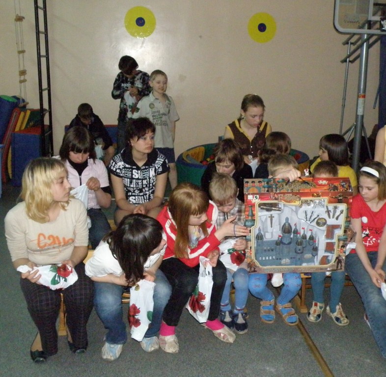 Пасхальные поздравления в детских домах