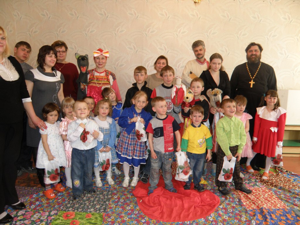 Пасхальные поздравления в детских домах