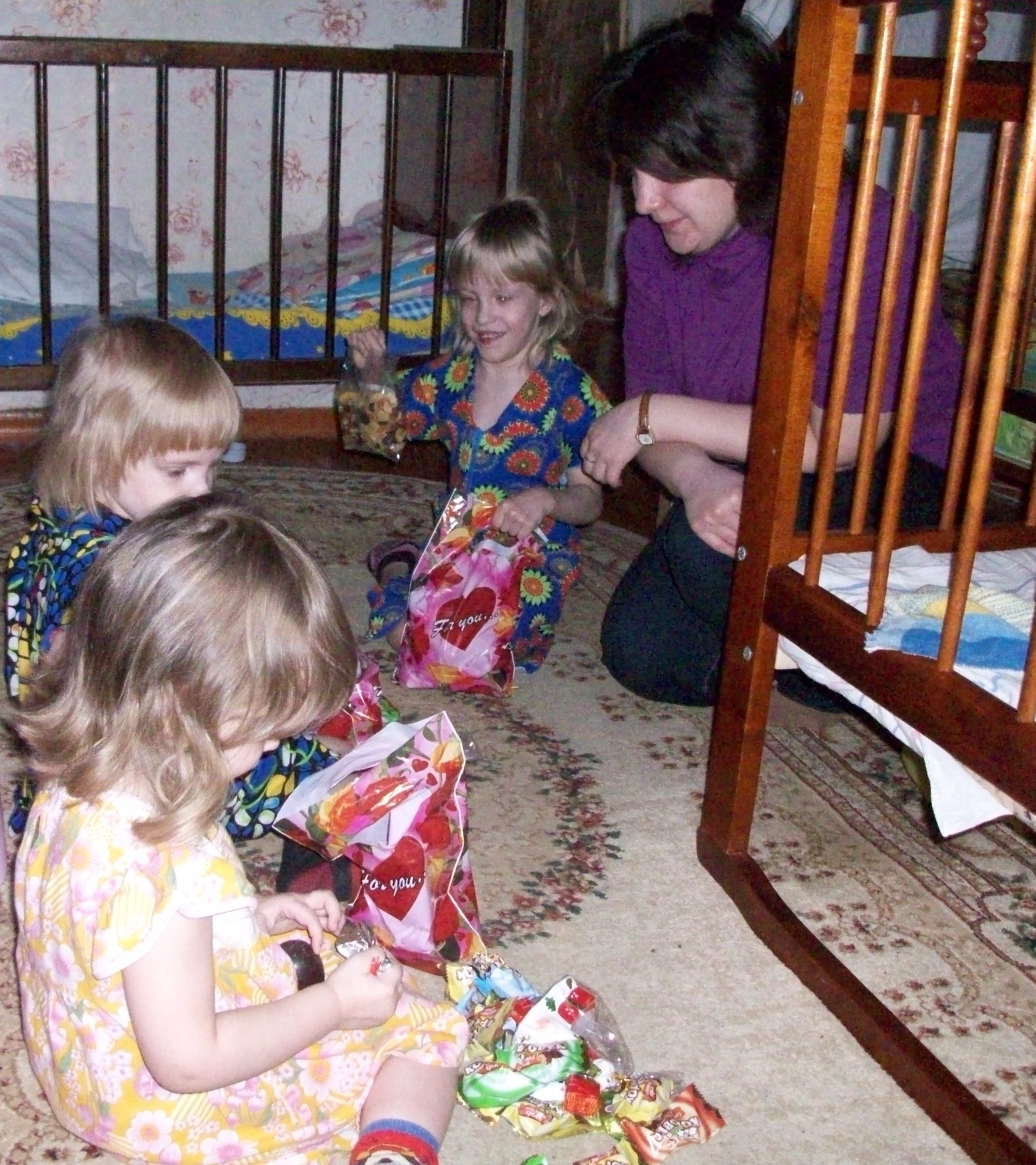 Пасхальные подарки и поздравления многодетной семье