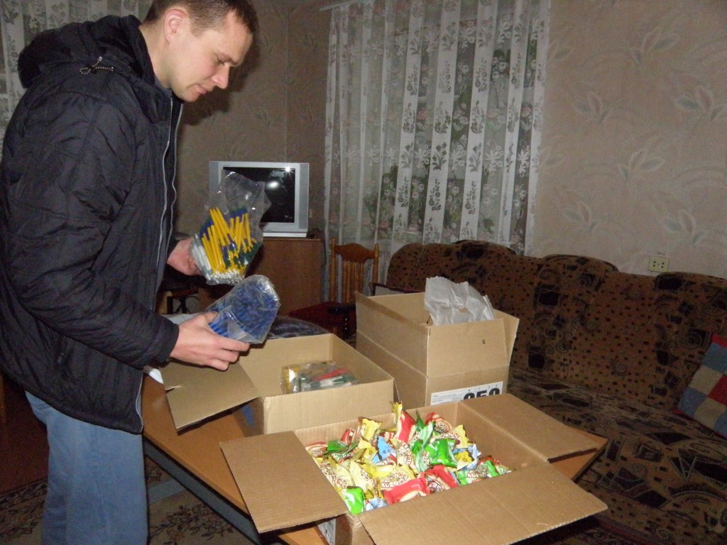 Передача подарков детскому дому в пос.Пески