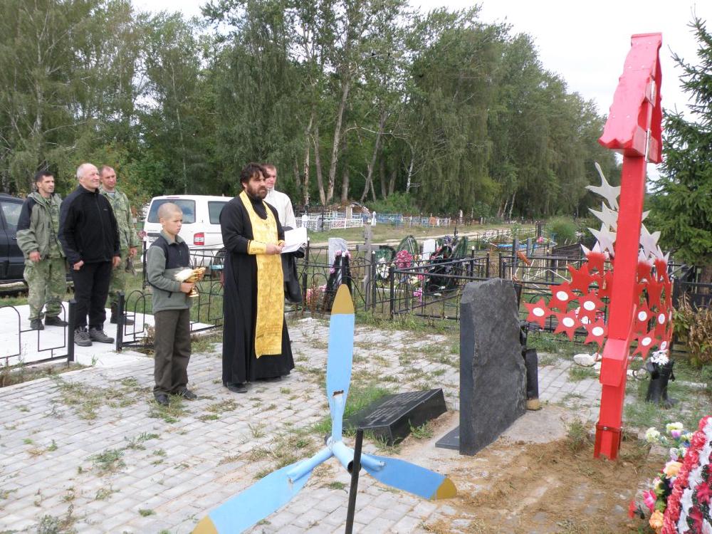 Установка памятных крестов