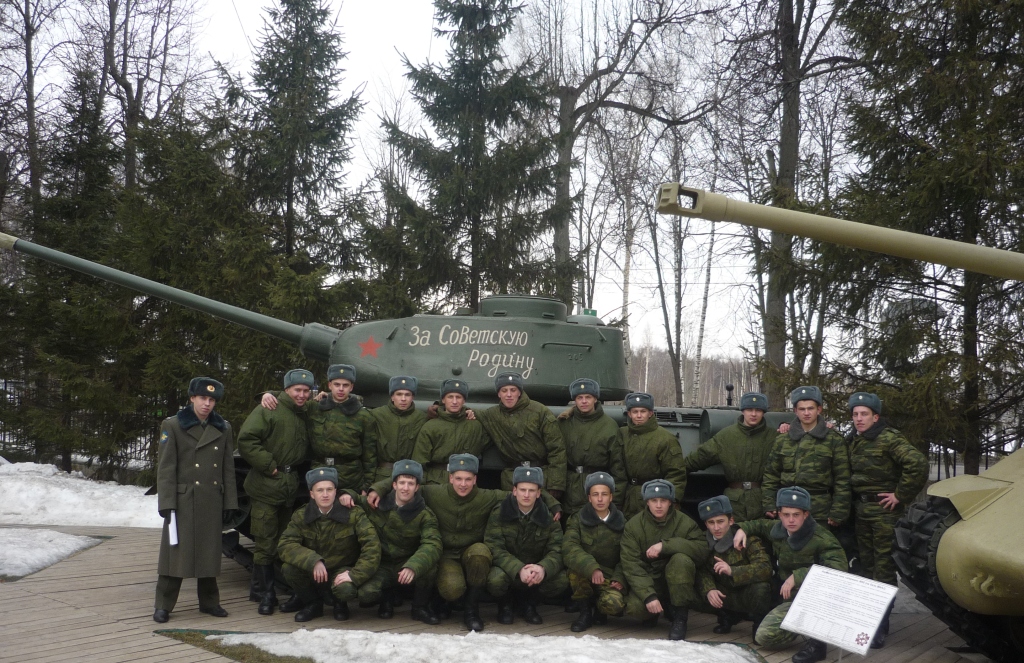 Поездка солдат в Музей техники Вадима Задорожного