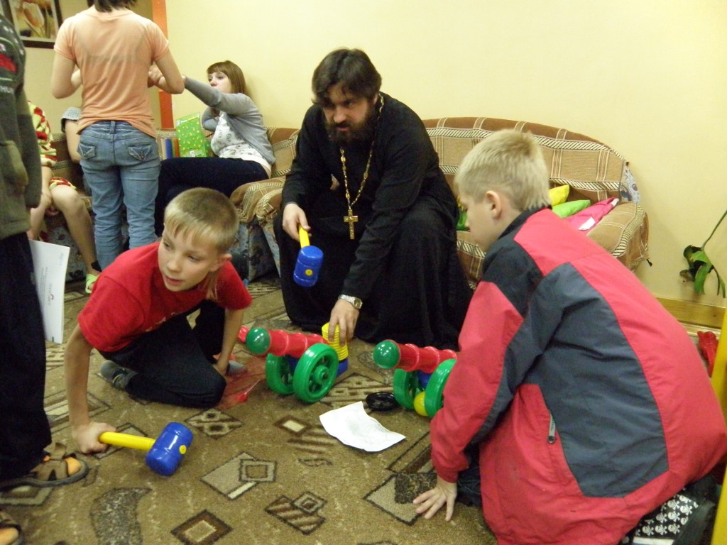 "Согреем детские сердца"