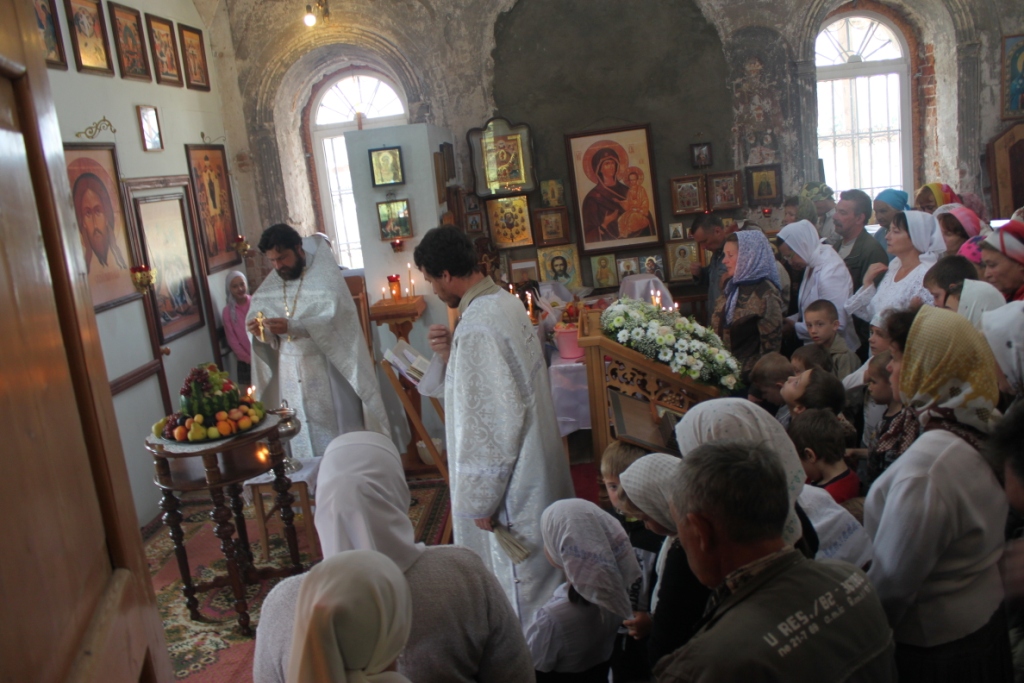 19 августа в Казанском храме д. Грайвороны в праздник Преображения Господня состоялась Божественная