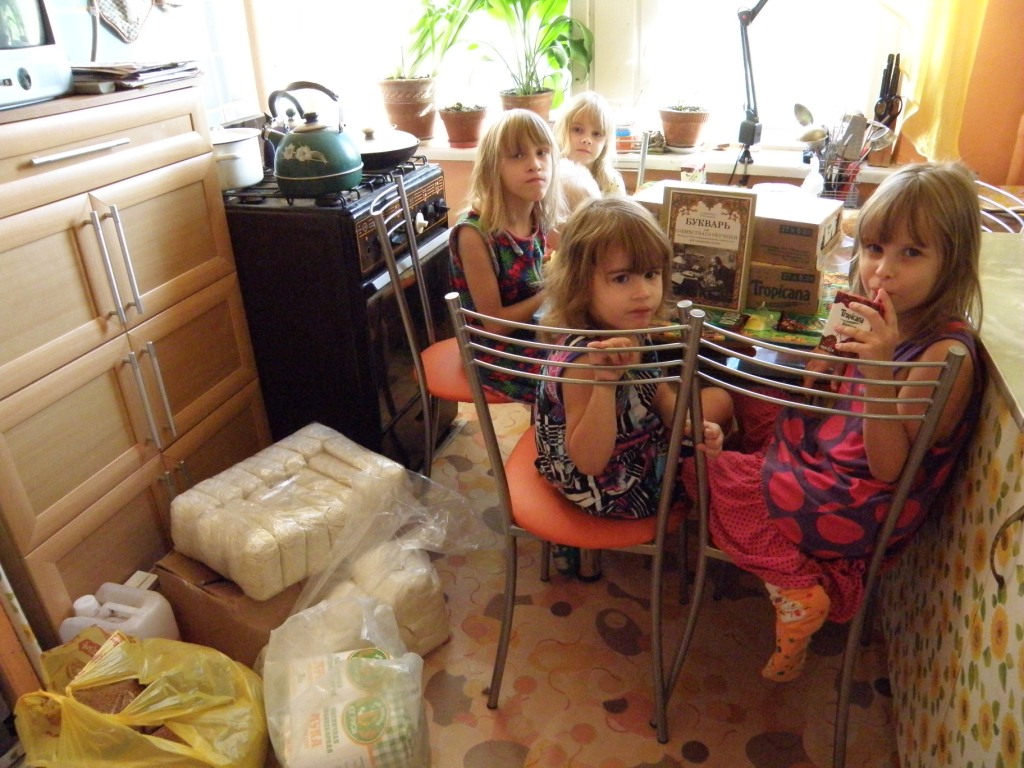 "Согреем детские сердца"