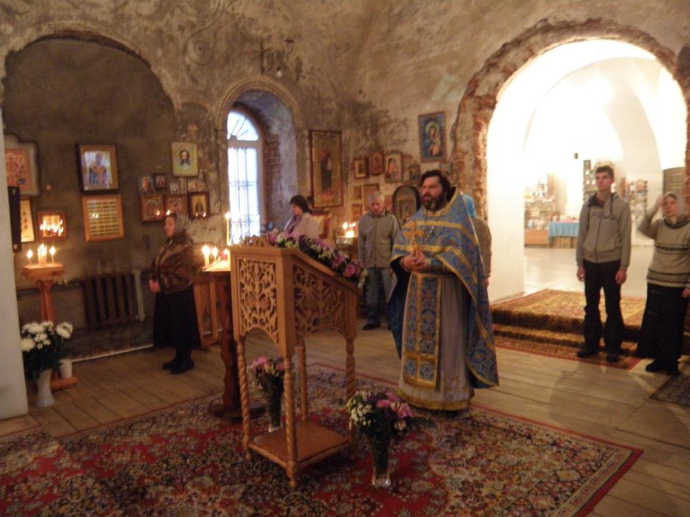 Введение во храм Пресвятой Владычицы нашей Богородицы и Приснодевы Марии