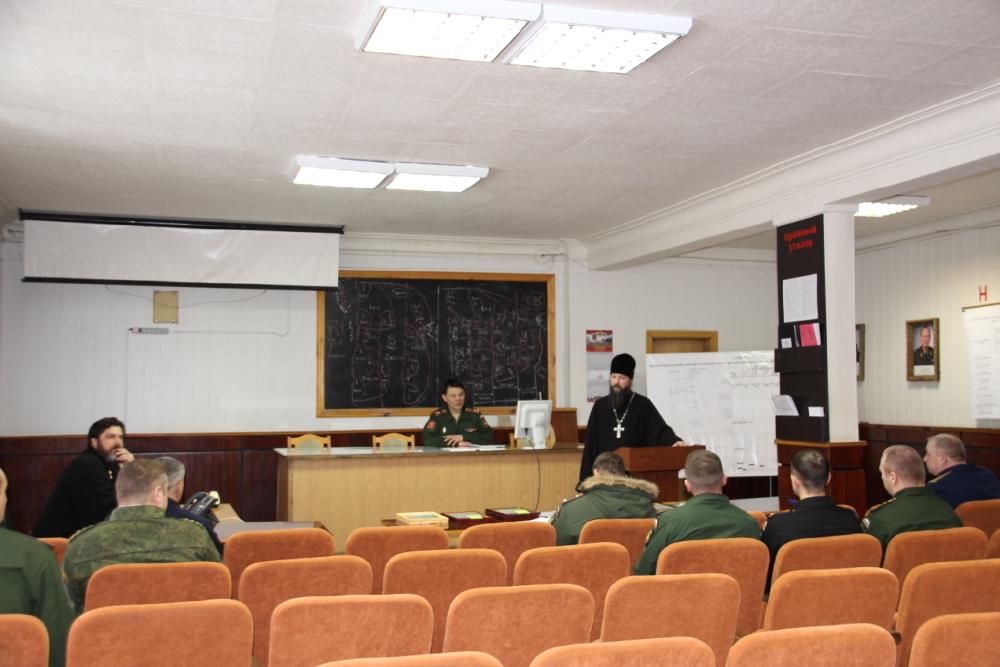 Собрание духовенства с командирами войсковых частей