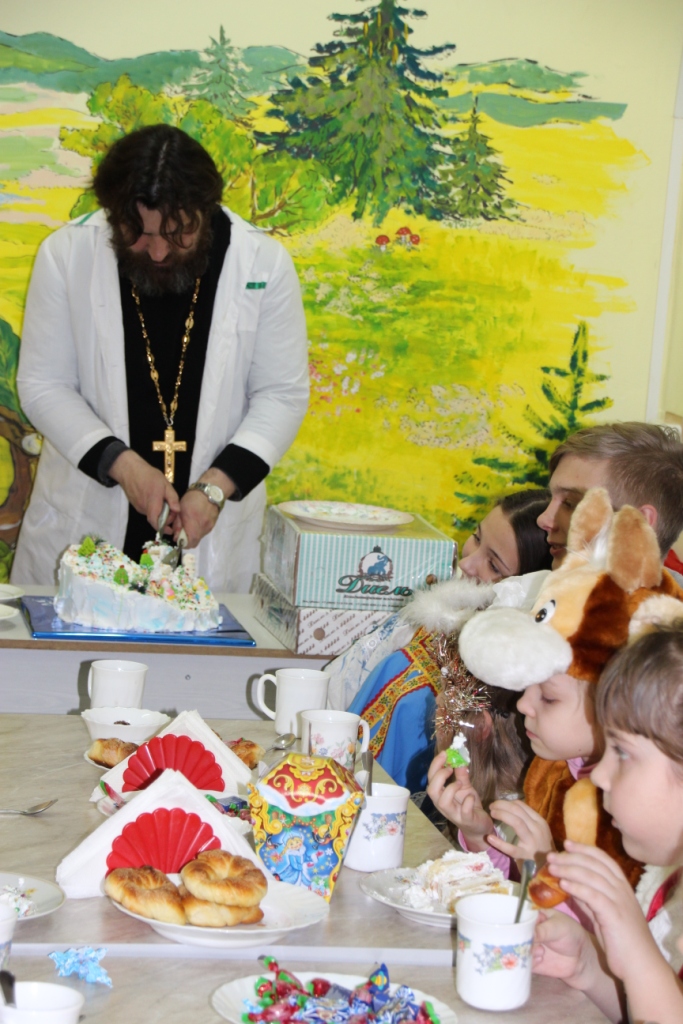 Рождественские поздравления в детских социальных центрах