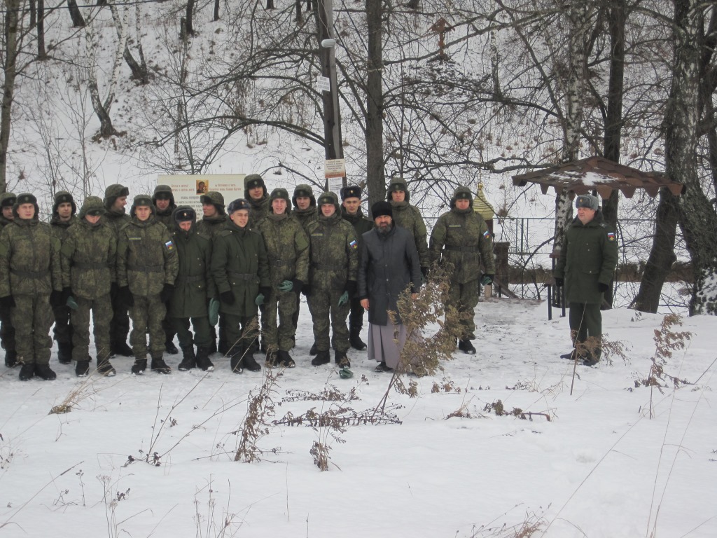 Беседа с солдатами и поездка в храм